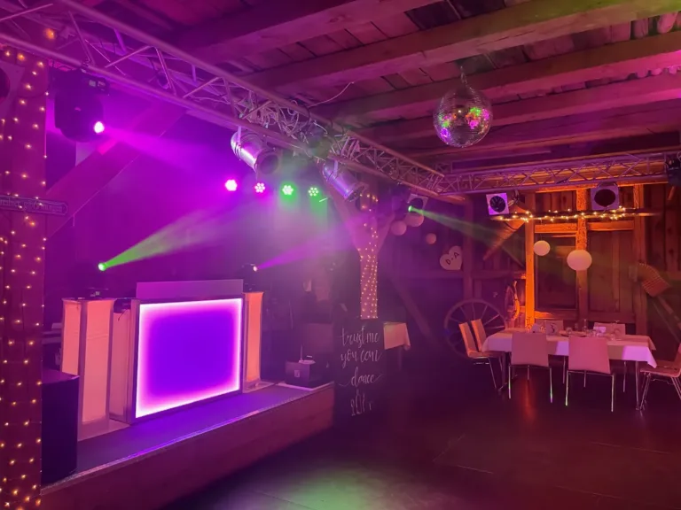 DJ Aufbau in der Viehweide Straußi in Ettenheim