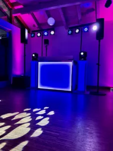 DJ Hörnle Hochzeit im Haus am Teich – DJ Setup mit Lichtshow