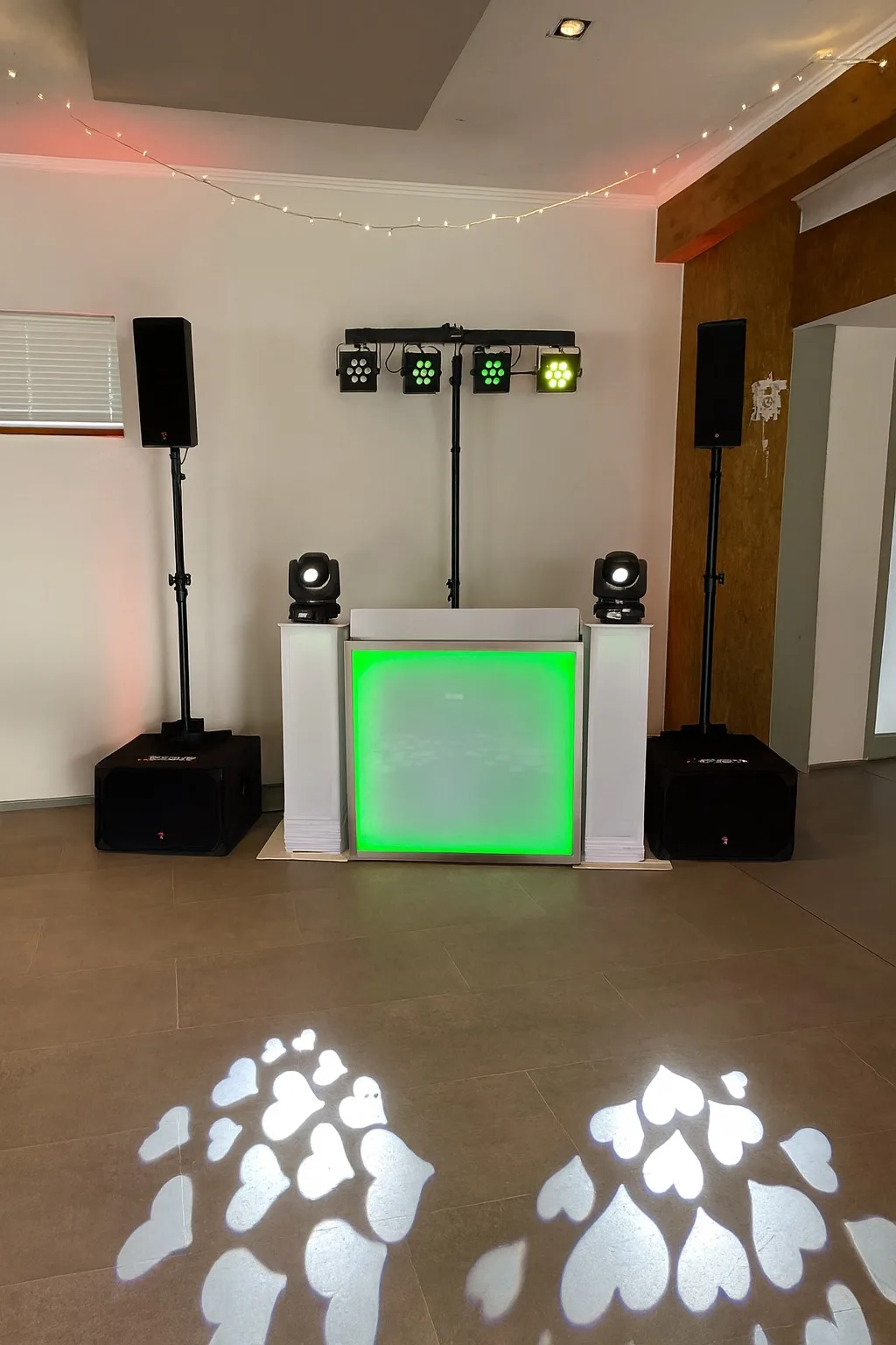 Moving Heads mit 2 Heads und 1 LED Bar